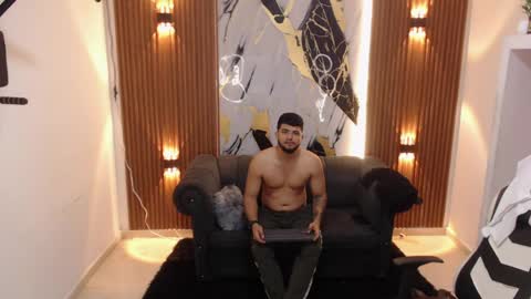 thomson_hot01 online show from June 10, 6:12 am
