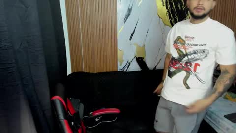 thomson_hot01 online show from January 13, 5:04 am