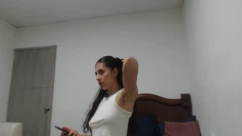 thonyy online show from November 3, 1:06 am