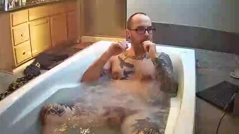 thor1892 online show from October 31, 5:24 pm