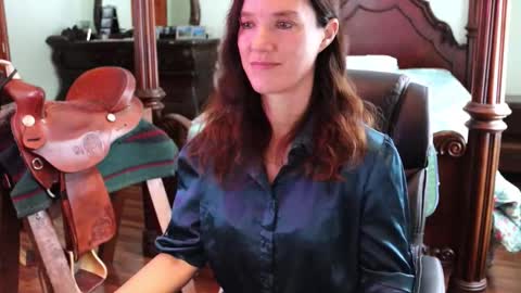 ThornburyRose online show from December 3, 8:31 pm