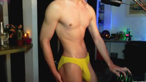   L e a n d e r   25OFF ON MY OF online show from April 2, 2:57 pm