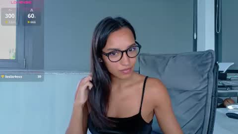 tia_j online show from June 14, 1:13 pm
