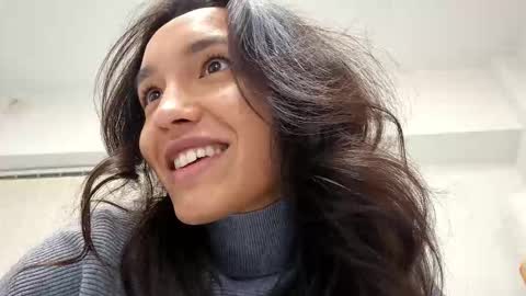 tia_j online show from December 2, 12:47 pm