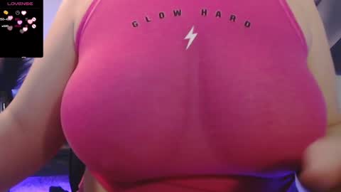 Tia Bella online show from March 5, 3:51 pm