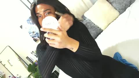 Sam online show from March 3, 6:04 am