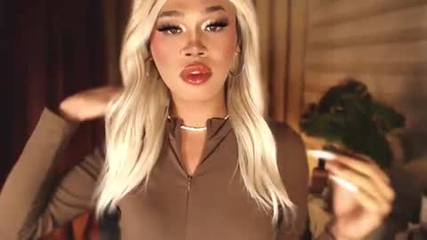 Sam online show from February 4, 6:12 pm