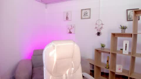 Tiarha online show from February 18, 7:43 am