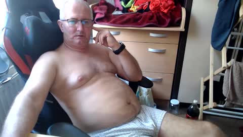 tibort71 online show from October 13, 8:49 am