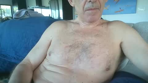 JustMe online show from February 1, 4:44 pm