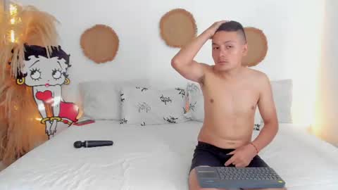 tifanyrossii online show from July 7, 5:39 pm