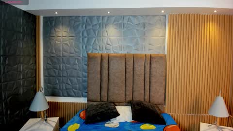 tiffanyhoustton online show from February 24, 11:57 am