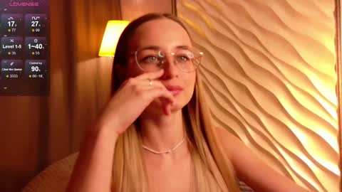 Tiffany online show from November 18, 2:53 pm