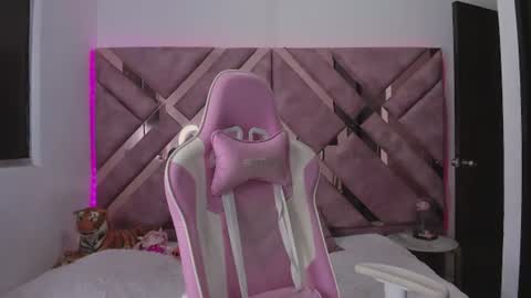 Ana online show from August 2, 9:38 pm