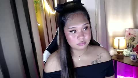 Snapshot of tightkitten4u chatting on October 28, 7:20 am Kitti online show from October 28, 7:20 am