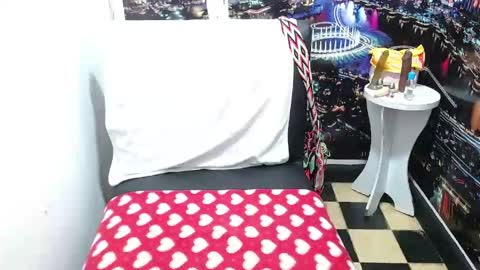 Tila online show from April 13, 1:32 am