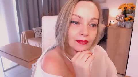 Tilly online show from January 6, 7:29 pm