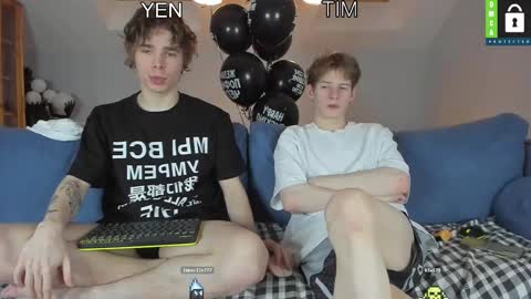 Snapshot of tim_milll chatting on February 21, 9:32 pm Tim online show from February 21, 9:32 pm