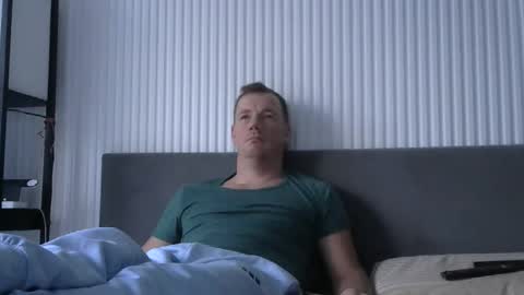 Snapshot of timajinpuzan chatting on October 1, 6:01 am timajinpuzan online show from October 1, 6:01 am