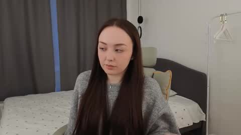 Mia online show from March 14, 1:48 pm