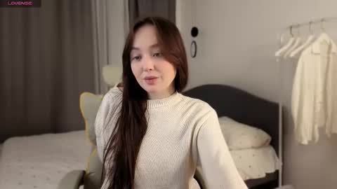 Mia online show from February 20, 8:00 pm