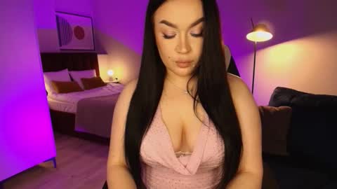 hi im curvy babyface girlie Tina online show from January 18, 8:45 am