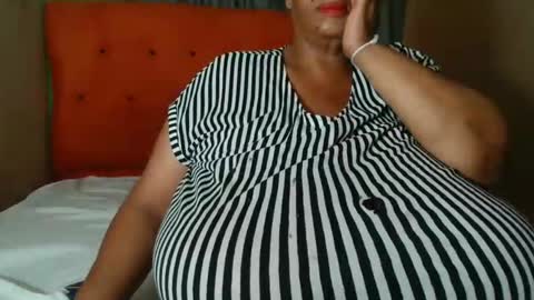 tinagiant online show from February 6, 8:44 pm