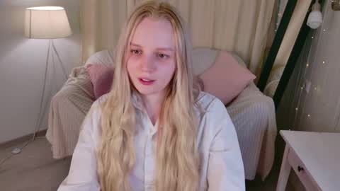 tinasiner online show from April 17, 2:52 pm