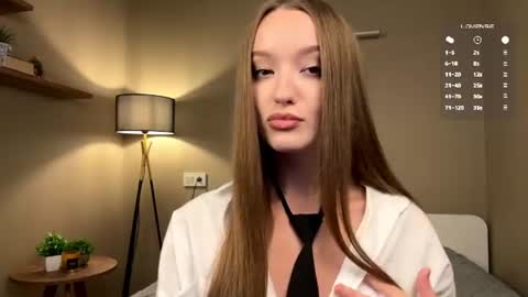 Leila online show from July 28, 6:20 pm