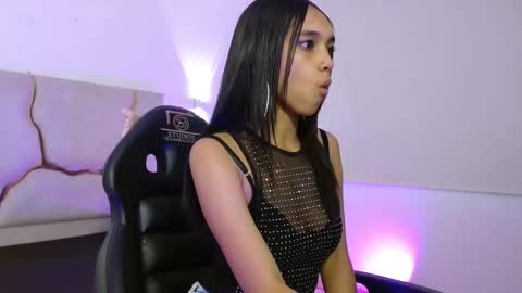 tiny_tay online show from March 9, 11:37 am