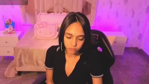 tiny_tay online show from March 25, 11:50 am