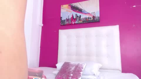 tiny_whore18 online show from September 27, 5:00 pm