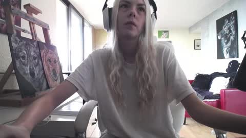 stage Kylie Sinner  brand CLITBAIT online show from October 5, 4:58 pm