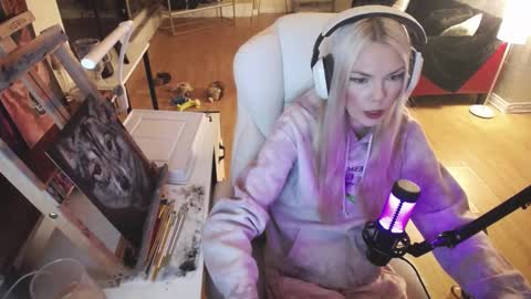 stage Kylie Sinner  brand CLITBAIT online show from February 23, 11:58 pm