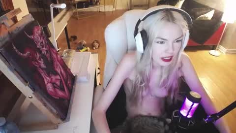 stage Kylie Sinner  brand CLITBAIT online show from February 24, 10:58 pm