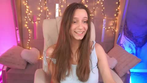 tinynataliee online show from May 8, 1:39 pm
