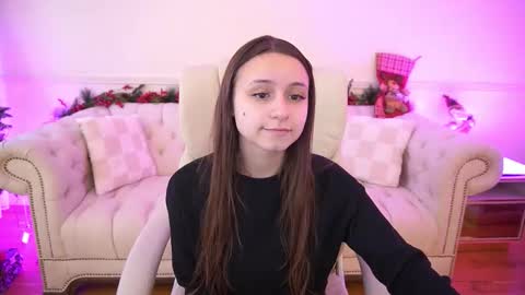 tinynataliee online show from January 15, 7:50 am