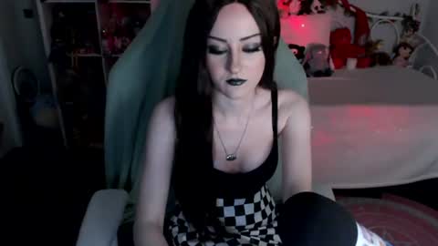 Dahlia Browne online show from June 22, 4:53 am