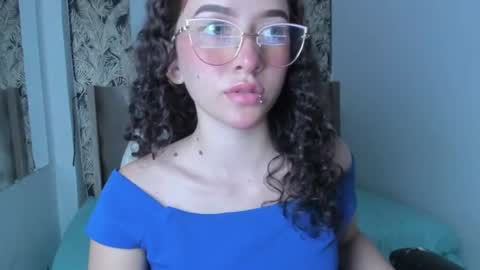 tinysophi online show from July 1, 2:48 pm