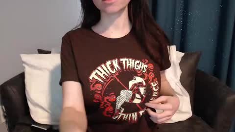 TinyyTina online show from December 3, 8:11 pm