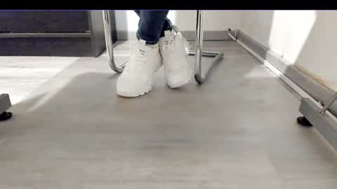 Snapshot of tired33 chatting on September 21, 2:15 am Anna online show from September 21, 2:15 am