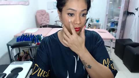 DIVA online show from November 18, 8:12 pm