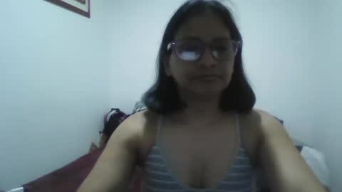 Snapshot of titssmall123 chatting on October 31, 11:05 pm Ester online show from October 31, 11:05 pm