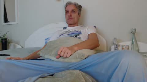 Daniel Bisexual uncut 20cm online show from January 5, 3:23 pm