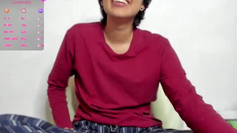 Snapshot of tokyo_uwu chatting on December 17, 11:28 am sofi 3 online show from December 17, 11:28 am