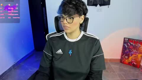 Snapshot of tokyo_uwu chatting on September 18, 1:53 am sofi 3 online show from September 18, 1:53 am