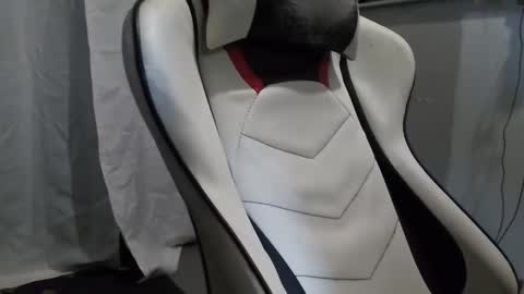 Tom online show from December 31, 9:10 am