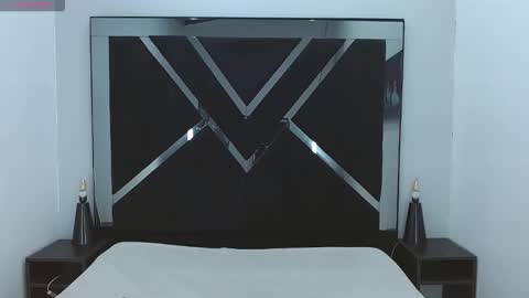 tom_0002 online show from December 16, 12:44 pm