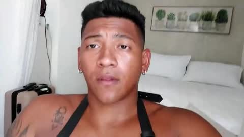 Tom online show from March 8, 6:16 pm