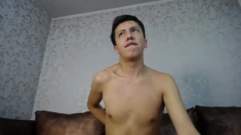 Tom online show from April 9, 8:47 pm